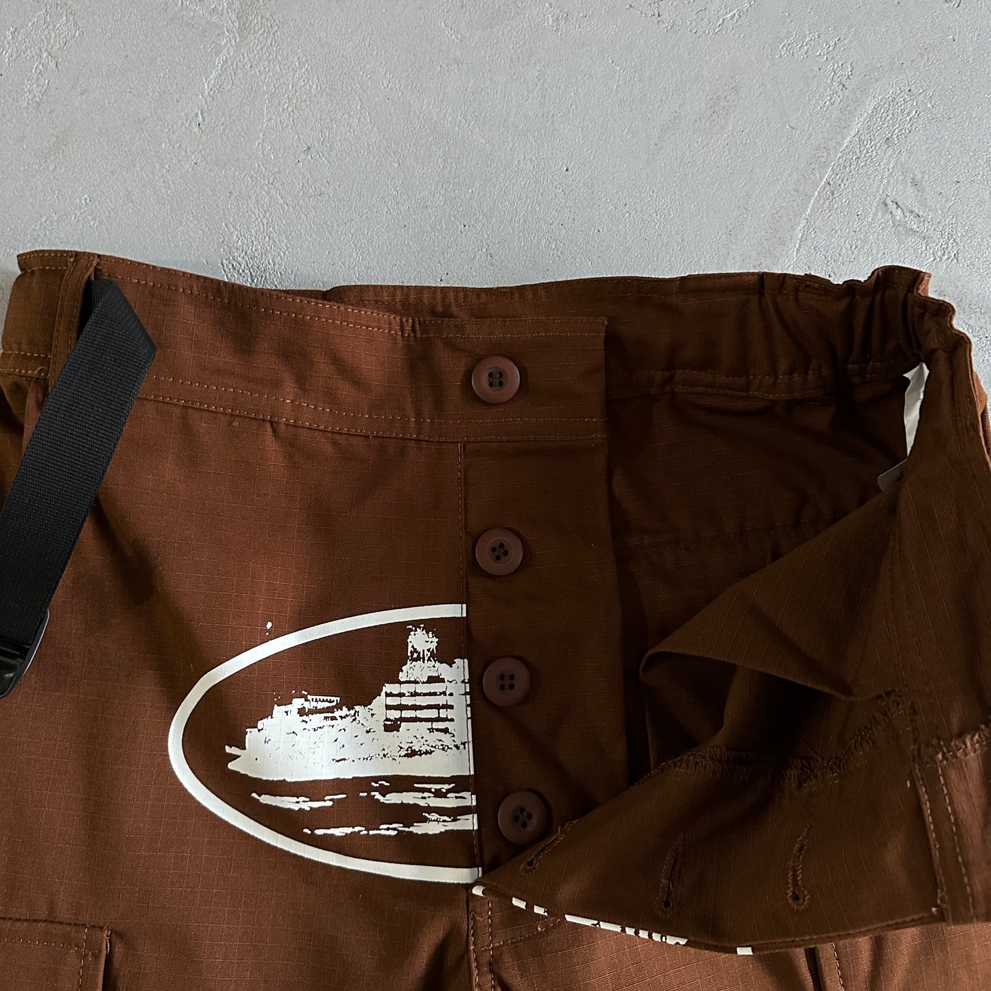 Corteiz brown white with logo cargo