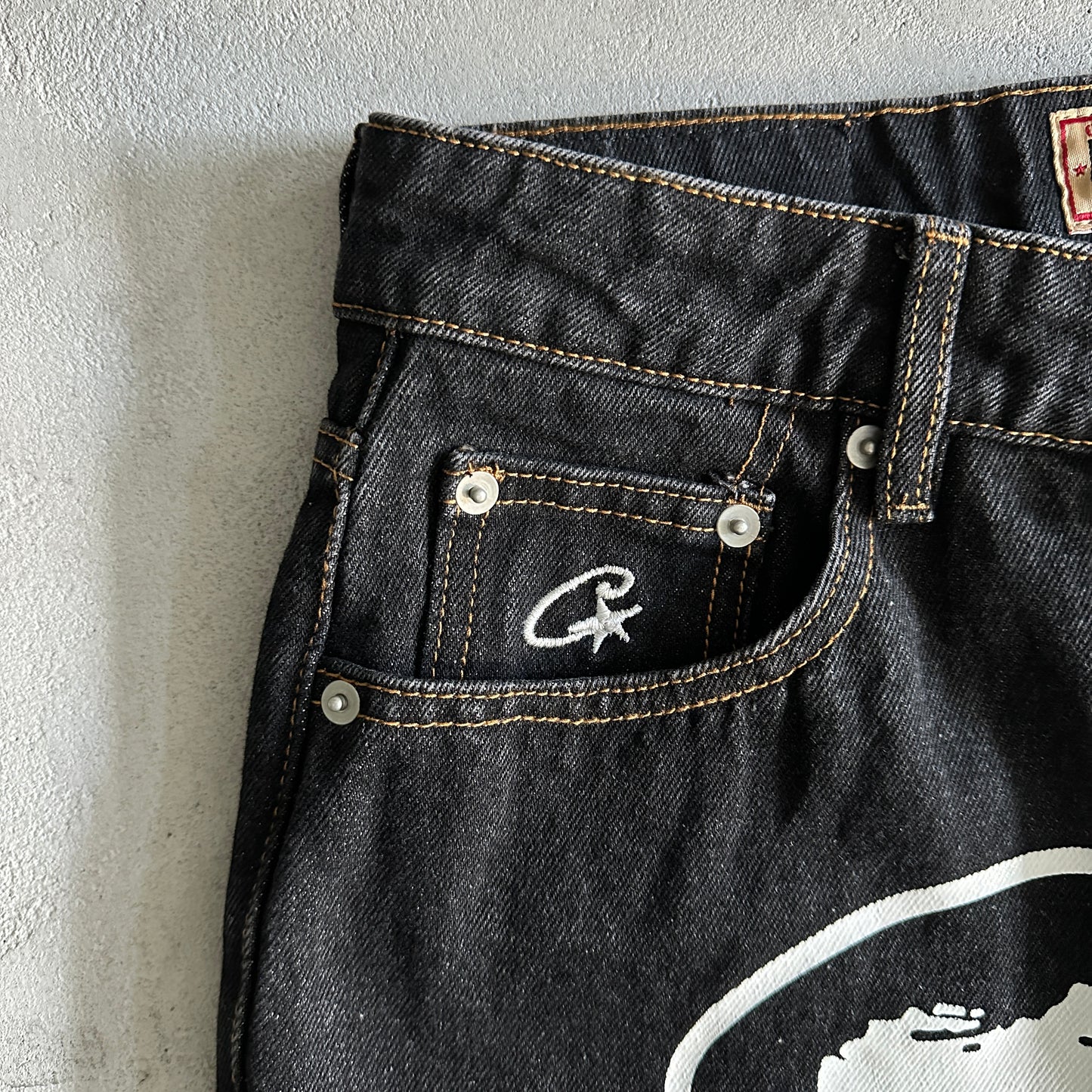 Corteiz 32" island baggy jeans-black