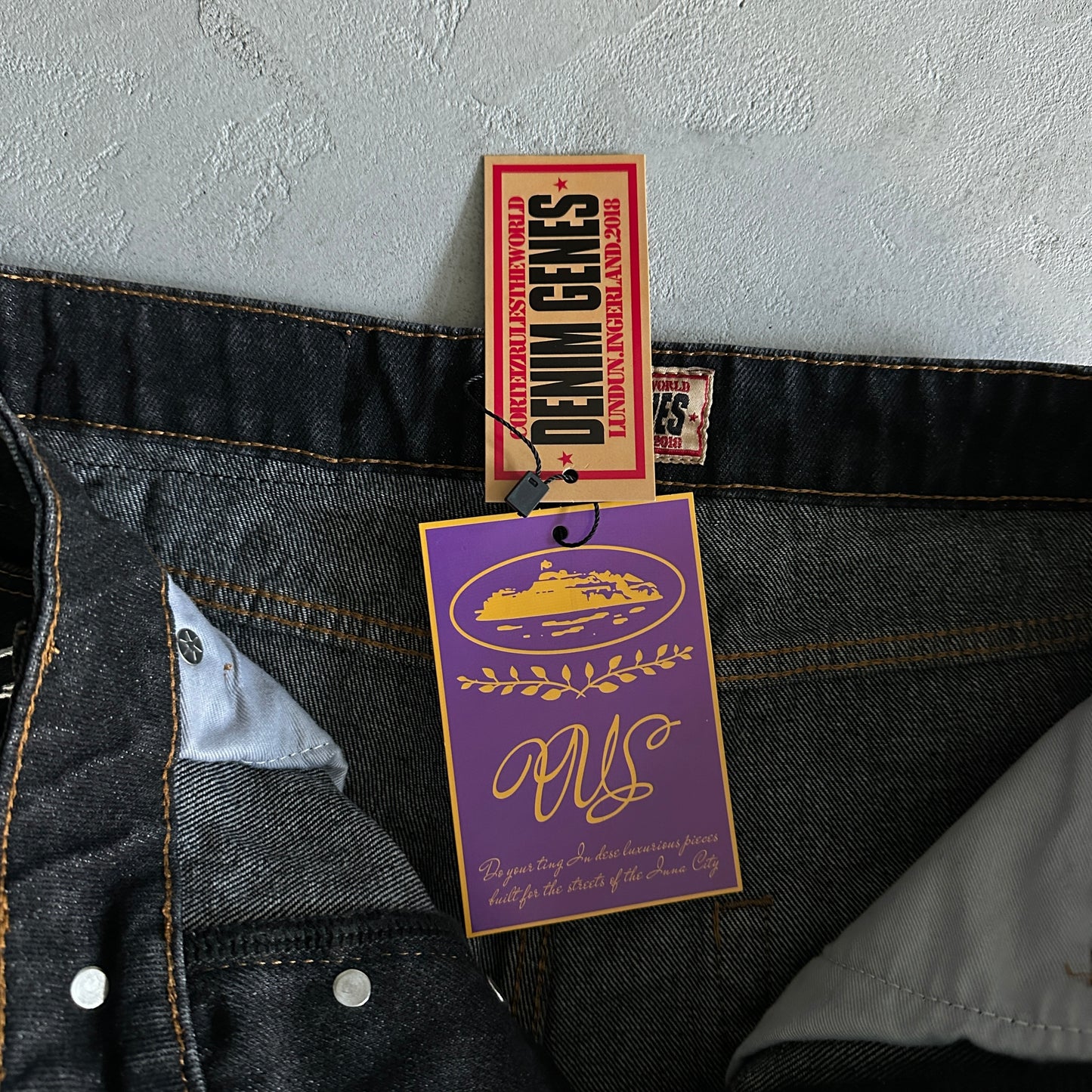 Corteiz 32" island baggy jeans-black