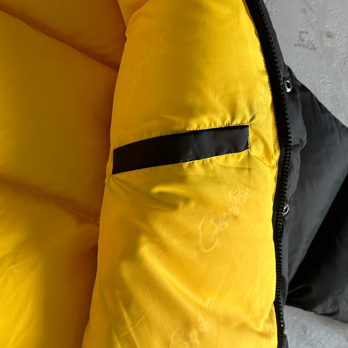 Corteiz Small bolo v2 down jacket jacket-black